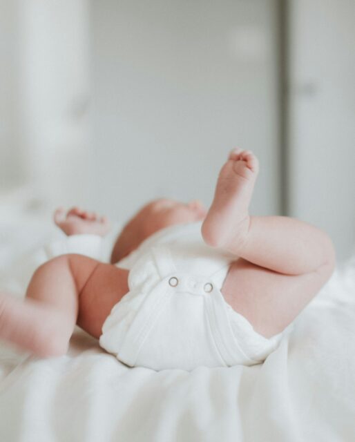 Newborn diaper rash tip I wish someone had told me sooner 👶When my baby had diaper rash, I assumed more diaper cream was the answer. But I learned something simple that made a big difference.Before applying diaper cream, make sure your baby's skin is completely dry.Diaper creams create a moisture barrier, but if the skin is damp, that moisture can get trapped and make irritation worse.What helped us:
• Gently clean during diaper changes
• Pat the skin dry (especially in folds)
• Let it air dry for a few seconds
• Then apply diaper creamSuch a small step, but it can really help during those newborn weeks.I shared the full explanation and diaper routine on the blog 💛
Link in bio.Save this for later if you're in the newborn stage!#newborntips #newborncare #newmomlife #babytips #diaperrash #postpartumlife #newparenttips #momlife