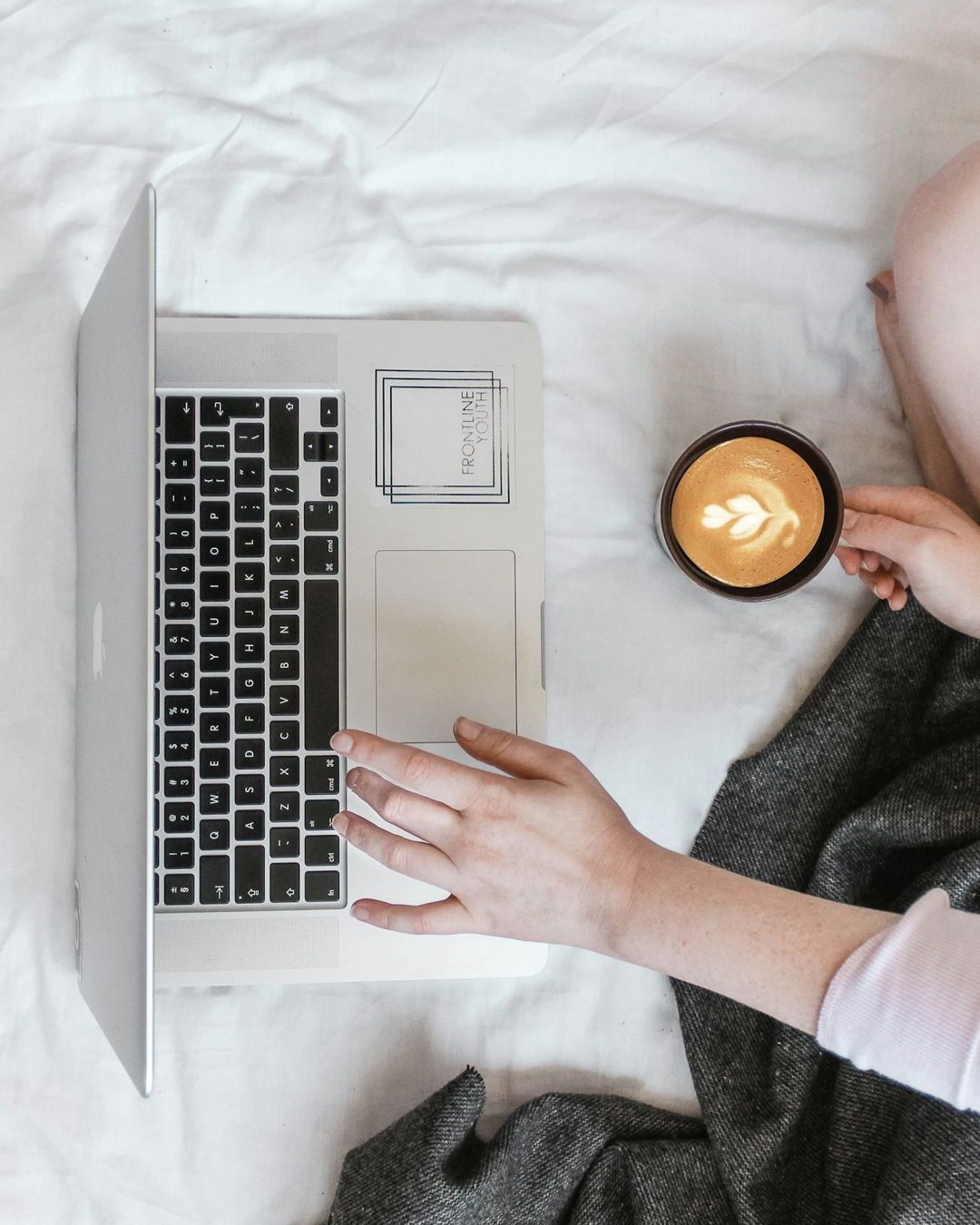 ✨ A Fresh Start + A Proper Welcome ✨
I’ve been sharing posts and articles for a bit now, but I realized I never actually introduced this space. So as we head into a new year, it feels like the perfect time to officially say: welcome!This blog is my corner of the internet for real-life motherhood, helpful guides, honest conversations, and the things that make our days a little easier. I’m excited for everything coming in 2026 and grateful you’re here for the journey. 💛 Check out my blog in the bio or visit Crosscofinds.com.#MomLife #NewYearNewStart #MomCommunity #MomBlog #Parenthood #ModernMotherhood #MomHacks #MotherhoodUnfiltered #ParentingTips #MomContent #BlogPost #WelcomePost #MomsOfInstagram #LifeWithKids #fyp