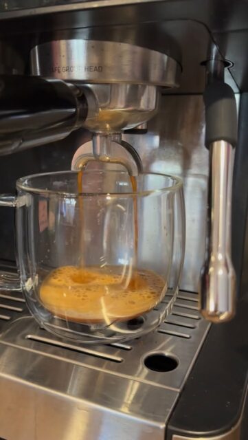 265 ☕️
That’s how many of you are here right now… and it kind of blows my mind.So tell me—where are you watching from? 👀
I’d love to know who’s in this little corner with me 🤍 by the time I get 500 I hope my video editing & latte art is much more improved 😅(And if you’re new… stick around. I share simple mom tips + little life things that just make sense.)